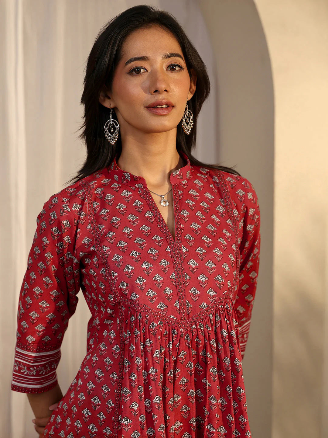 Crimson Blossom Gathered Cotton Top-serann