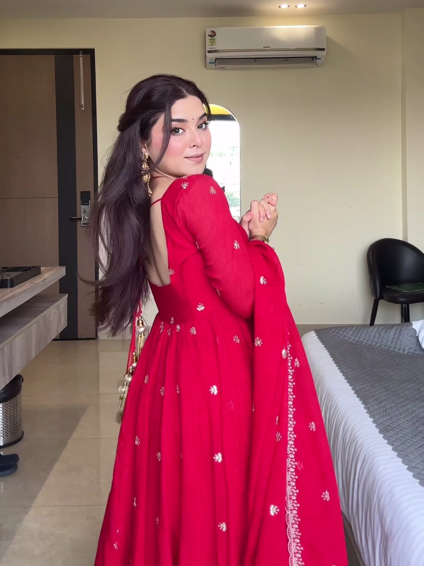 Crimson Harmony Embroidered Anarkali Set-serann