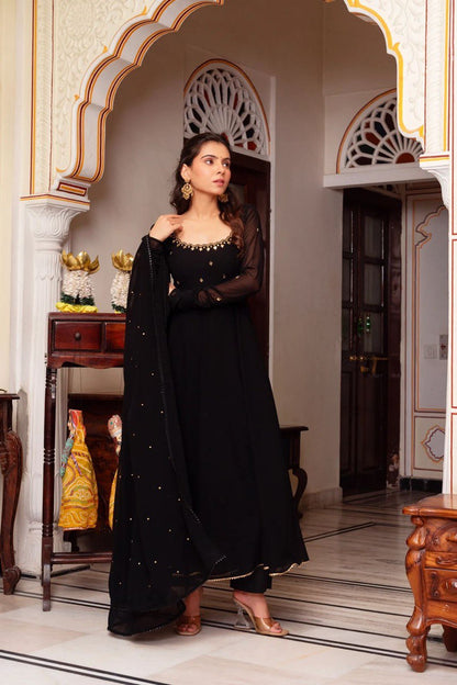 Midnight Black Embroidered Anarkali Set-serann